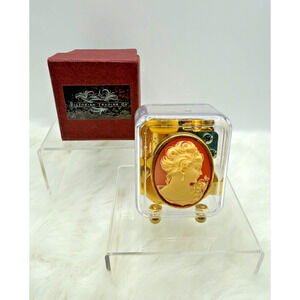 Vintage Sankyo Cameo Music Box W/Box-Working